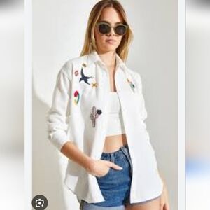 White Embroidered Button-Up Shirt In 65% Cotton And 35% Poly Size M